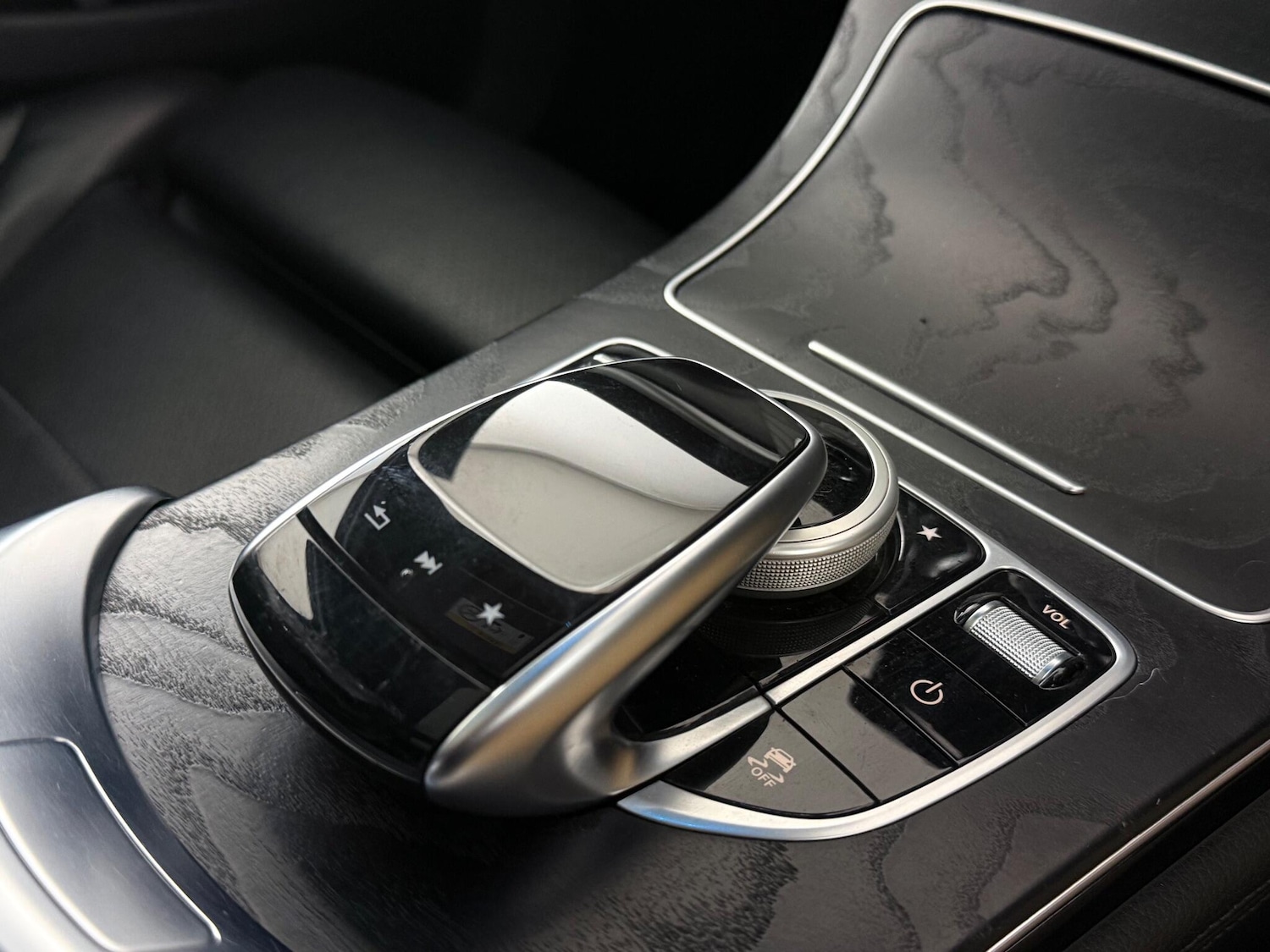 Used Mercedes-Benz GLC 2017 for sale - 77182873: Photo 32