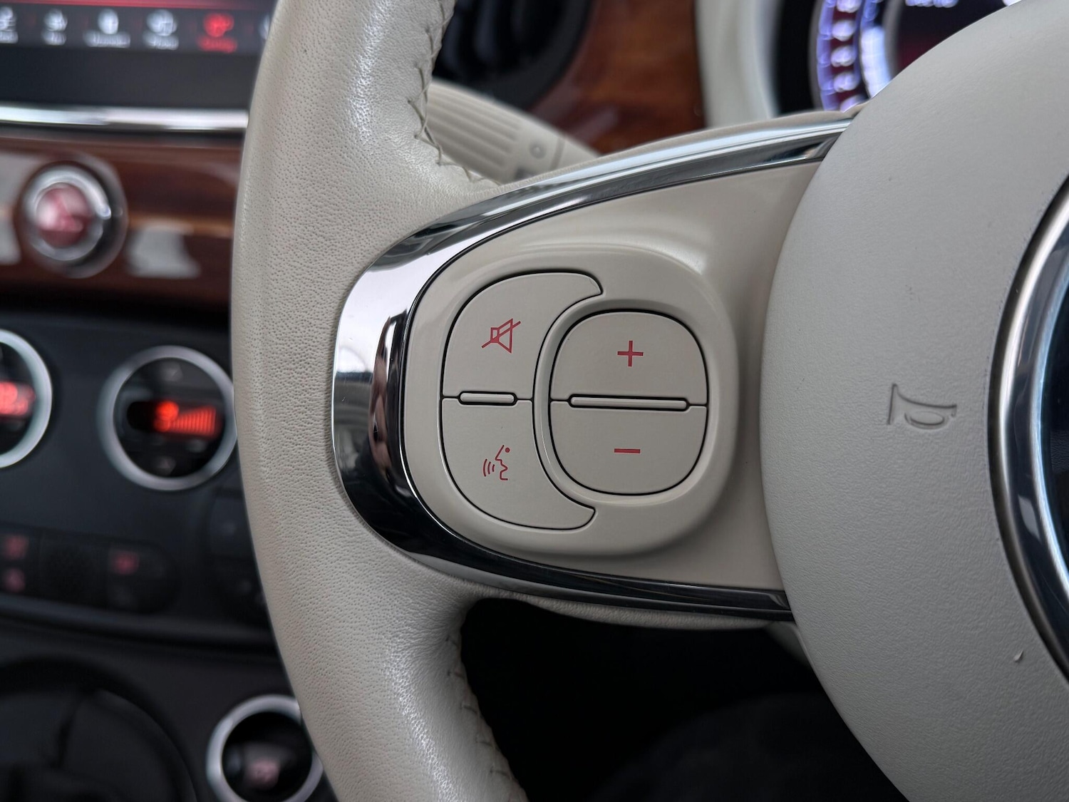 Used Fiat 500C 2016 for sale - 76752476: Photo 22