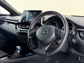 Used Toyota C-HR 2021 for sale - 79163178: Photo