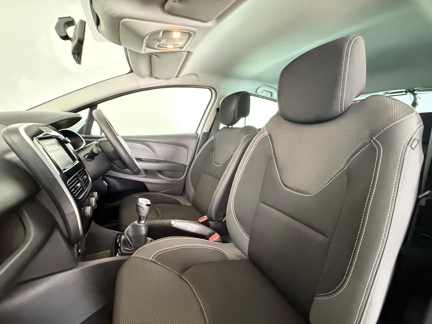 Used Renault Clio 2019 for sale - 76467029: Photo 15