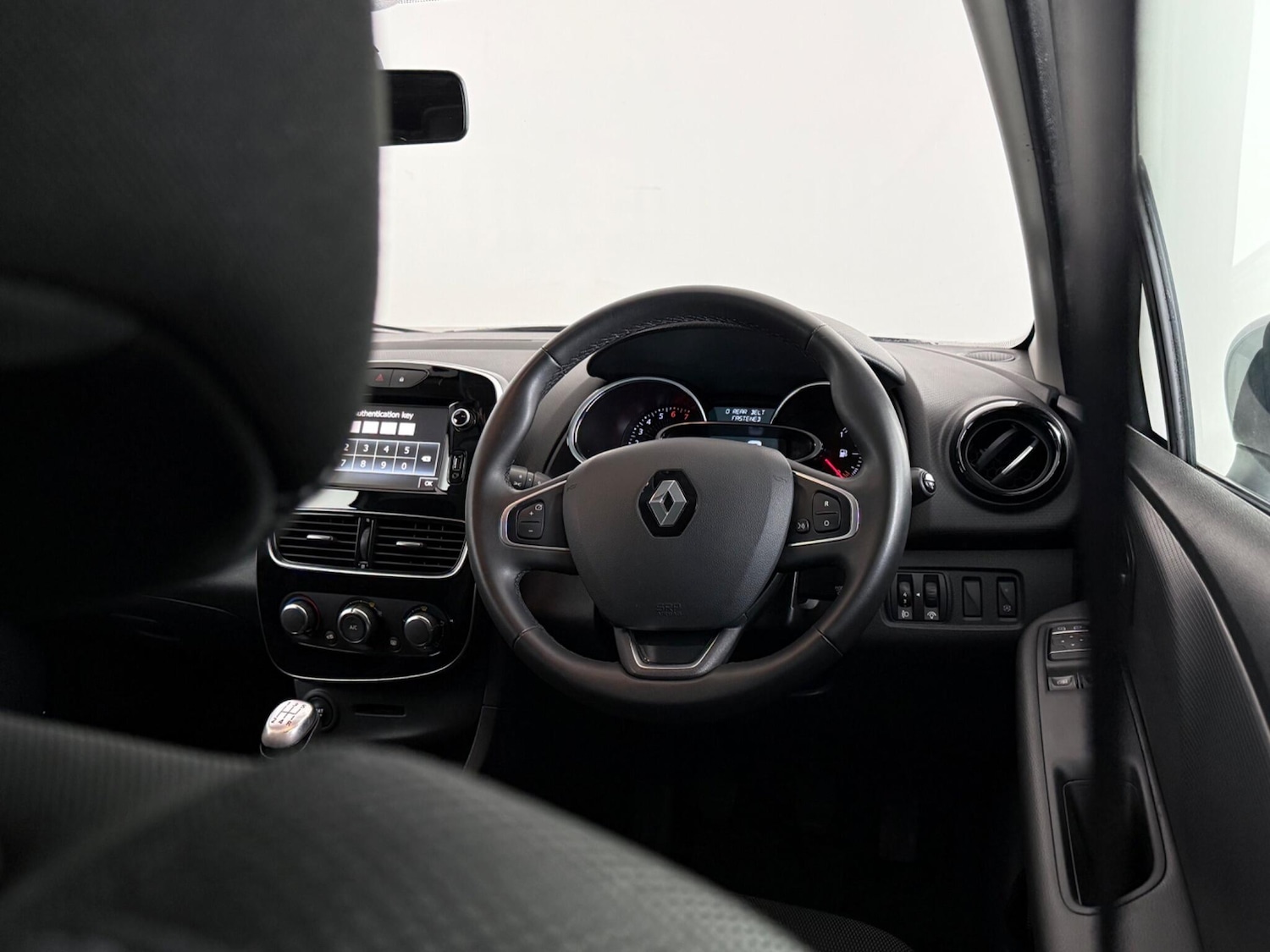 Used Renault Clio 2019 for sale - 76467029: Photo 17