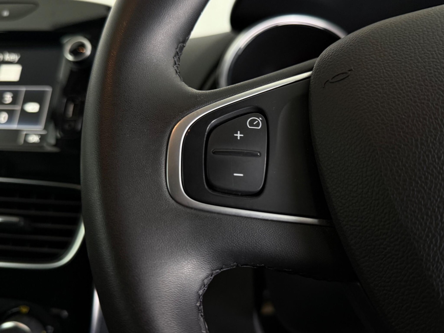 Used Renault Clio 2019 for sale - 76467029: Photo 20