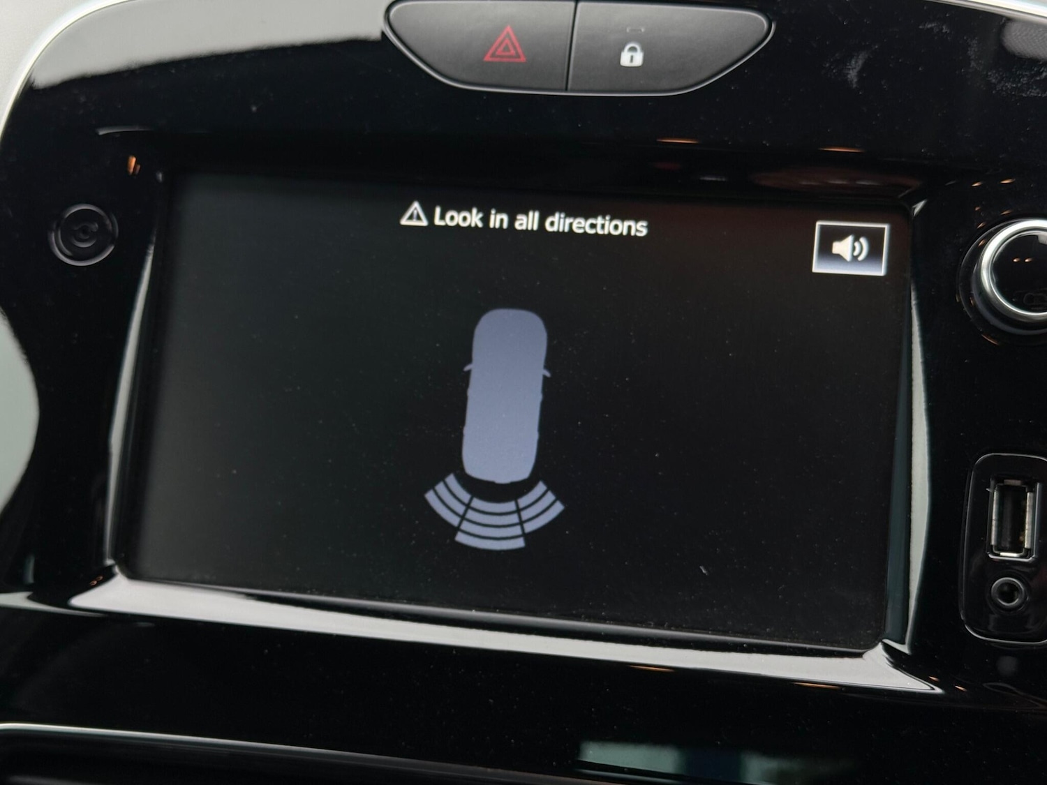 Used Renault Clio 2019 for sale - 76467029: Photo 34