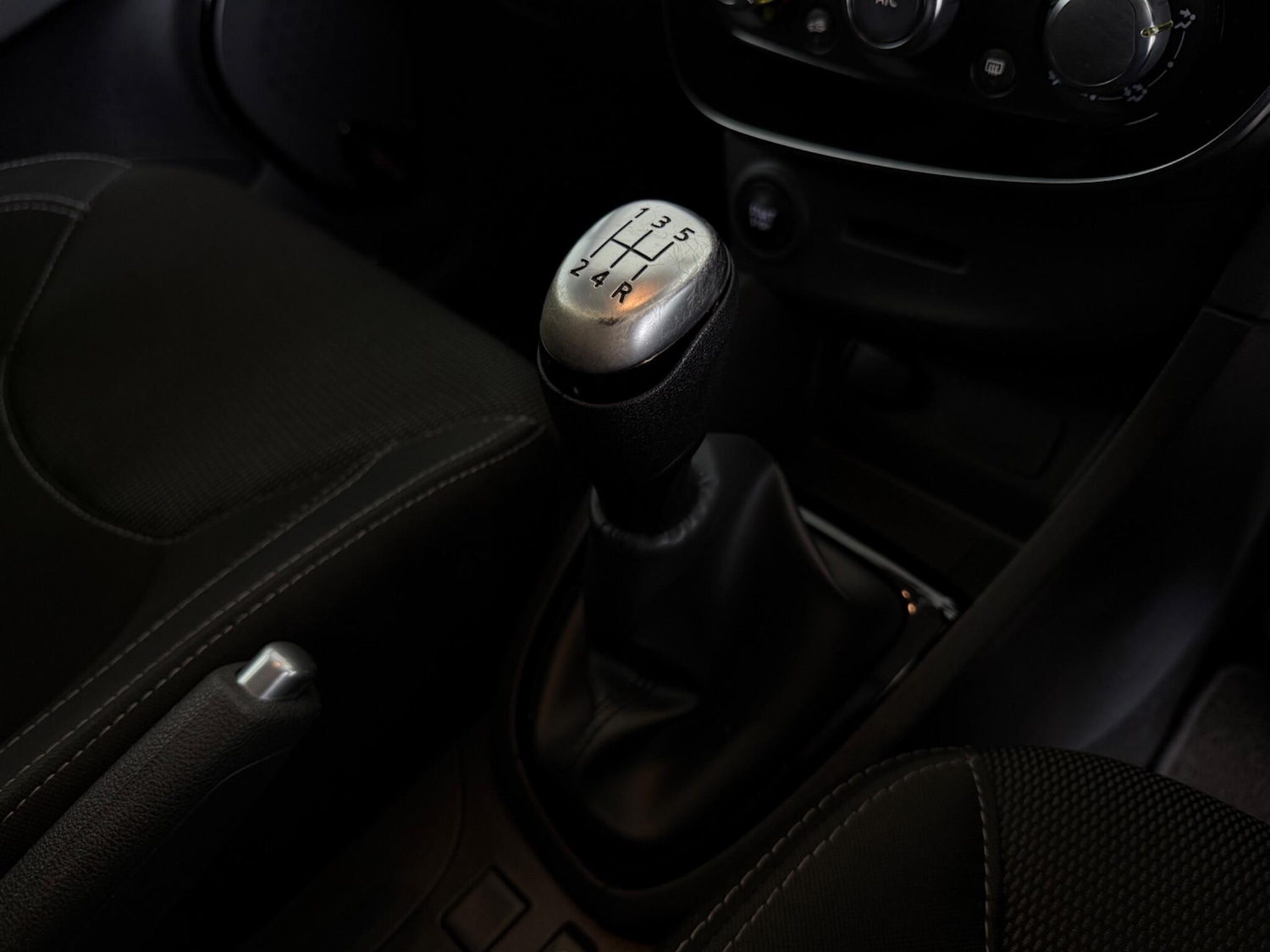 Used Renault Clio 2019 for sale - 76467029: Photo 37