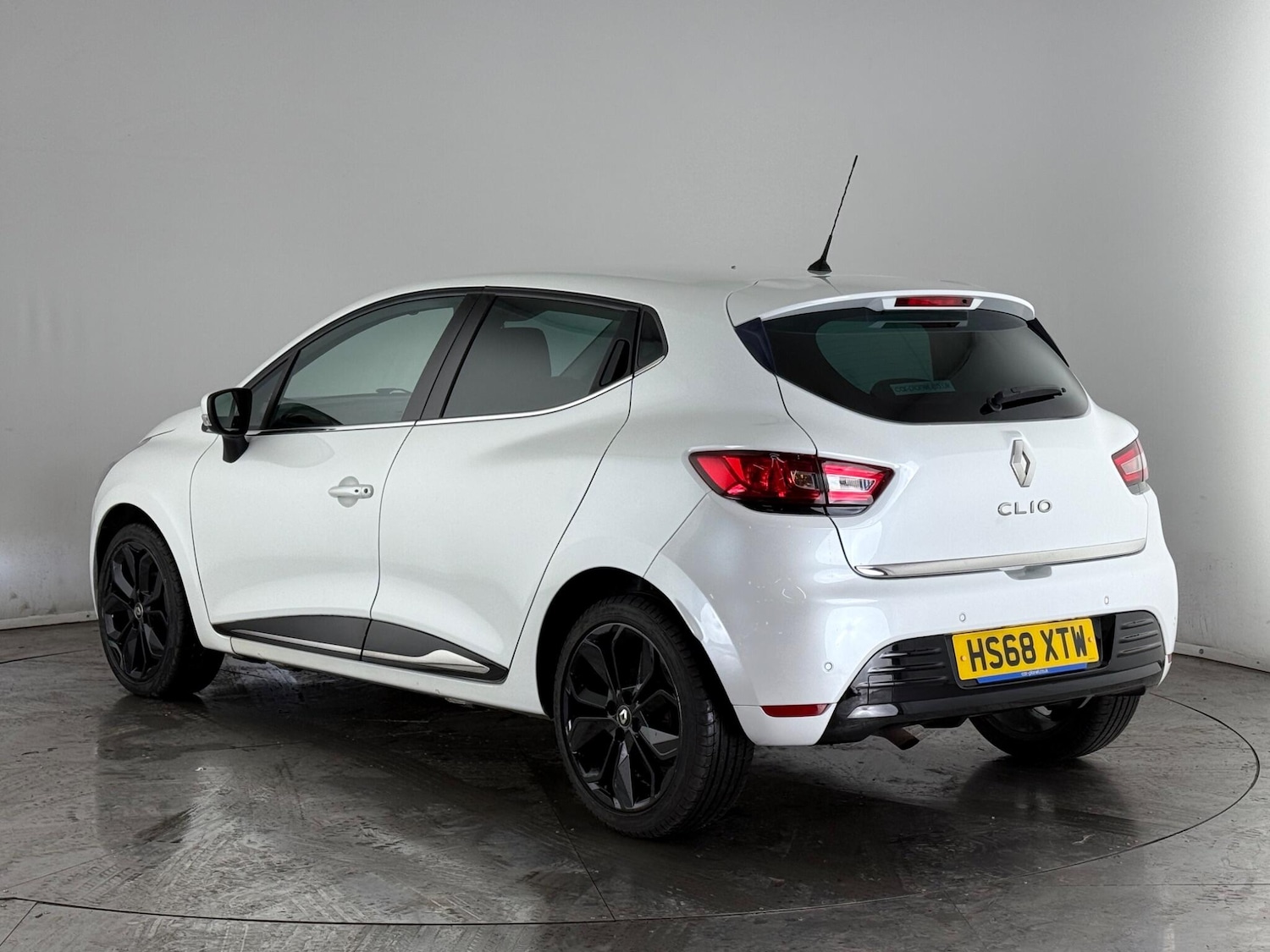 Used Renault Clio 2019 for sale - 76467029: Photo 4