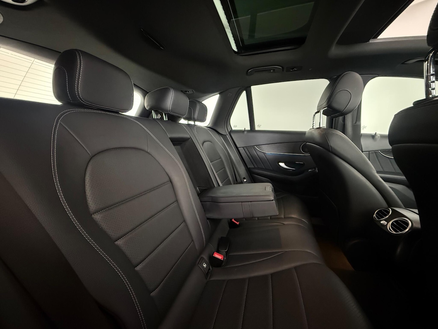 Used Mercedes-Benz GLC 2018 for sale - 77183058: Photo 16