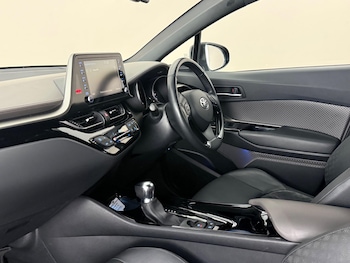 Used Toyota C-HR 2021 for sale - 78843621: Photo