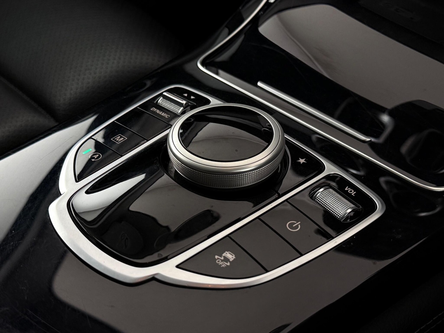 Used Mercedes-Benz GLC 2018 for sale - 77216962: Photo 32