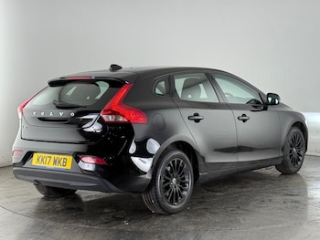 Used Volvo V40 2017 for sale - 75739131: Photo