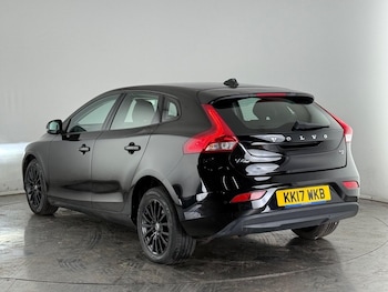 Used Volvo V40 2017 for sale - 75739131: Photo