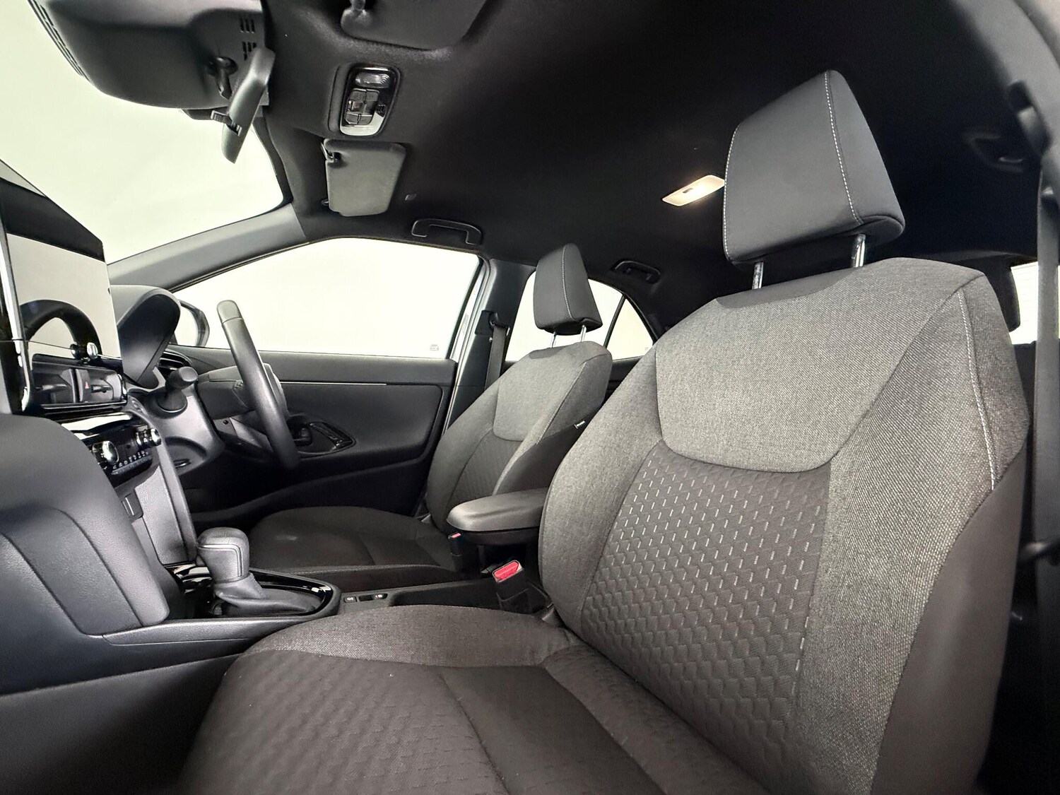 Used Toyota Yaris Cross 2024 for sale - 76549936: Photo 17