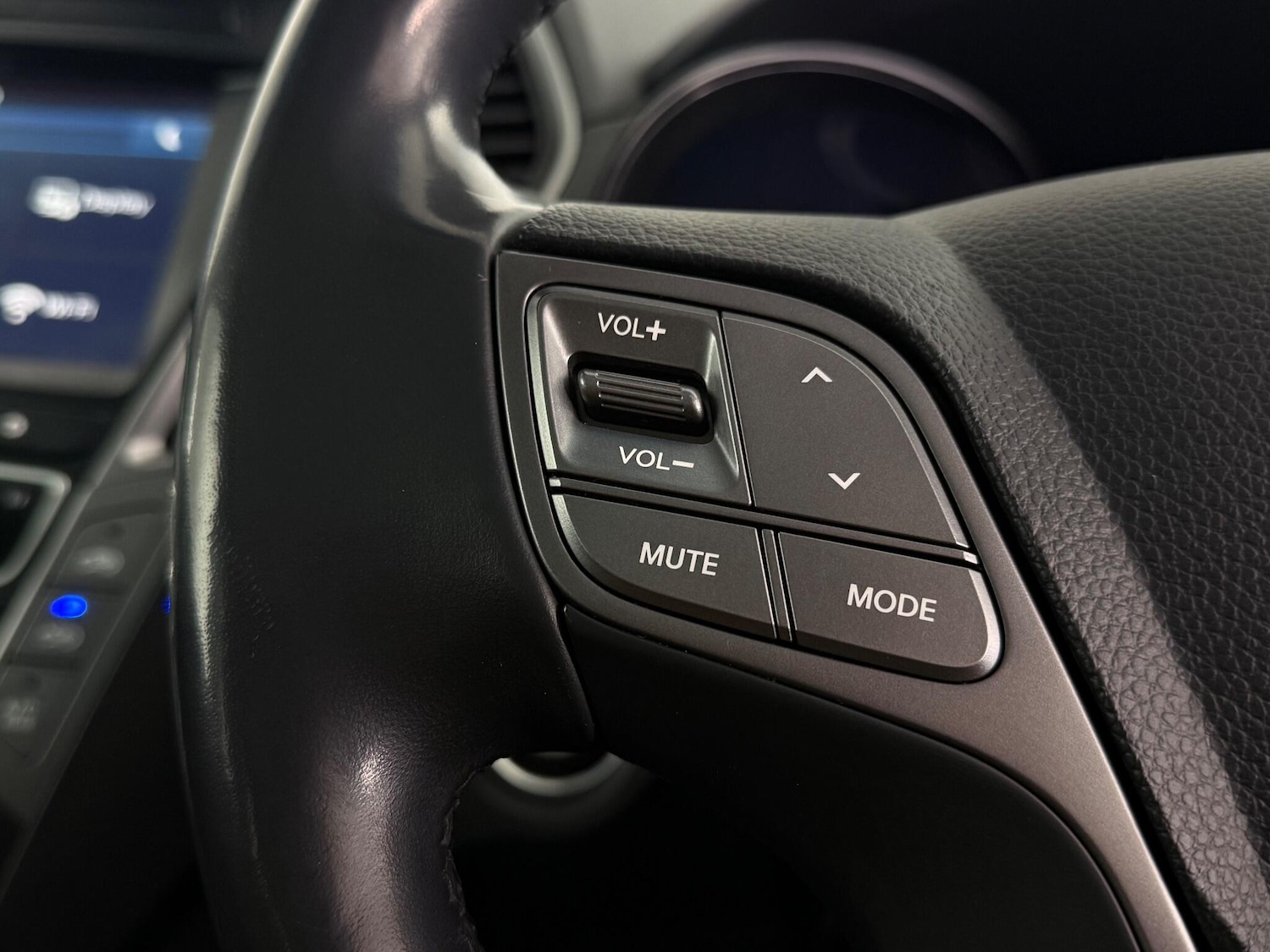 Used Hyundai Santa Fe 2015 for sale - 77081902: Photo 25