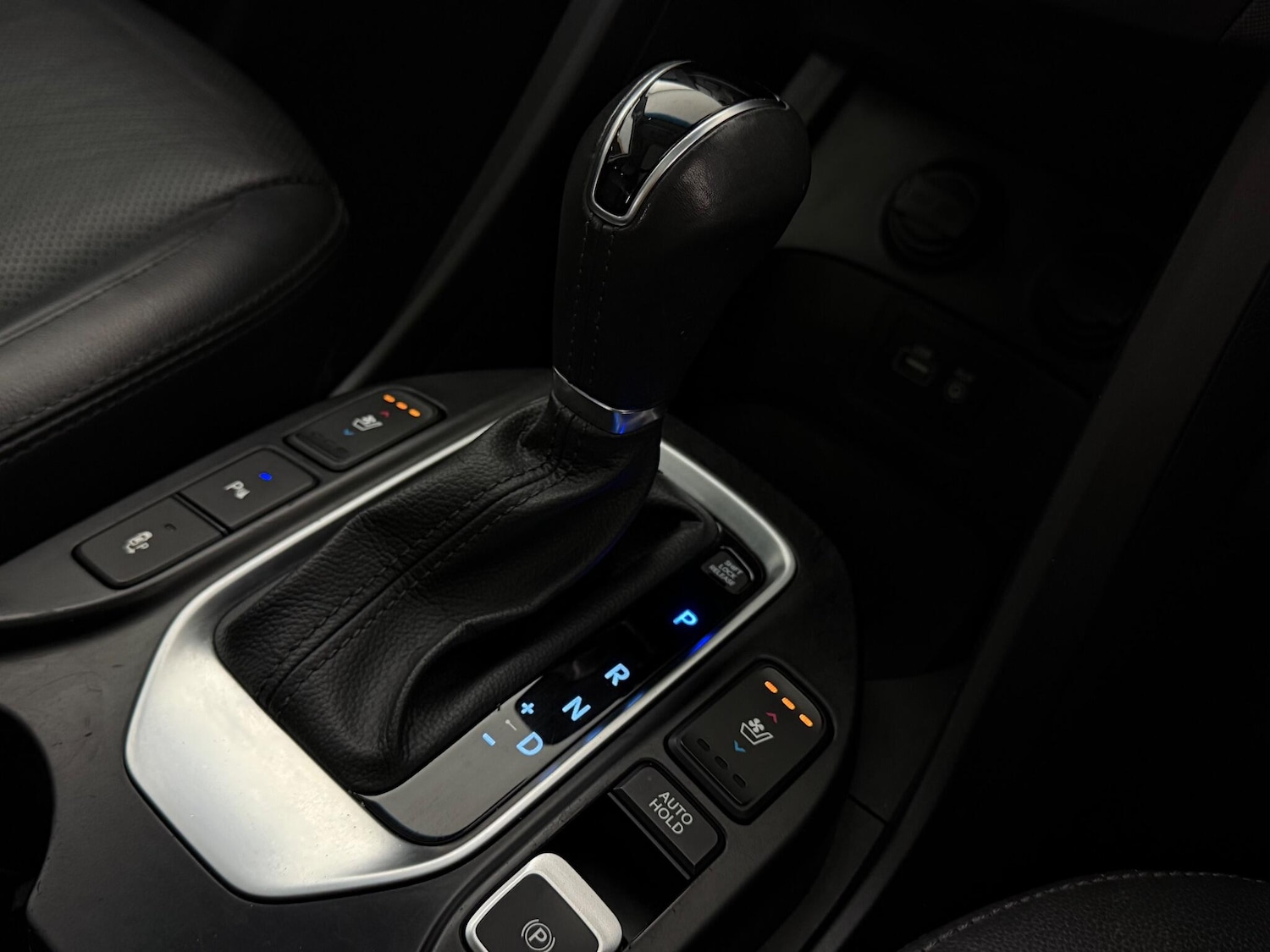 Used Hyundai Santa Fe 2015 for sale - 77081902: Photo 36