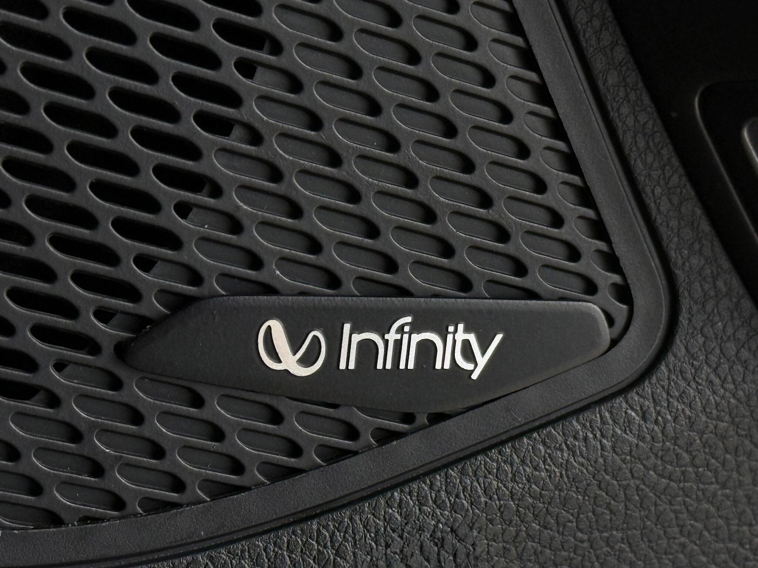 Used Hyundai Santa Fe 2015 for sale - 77081902: Photo 39