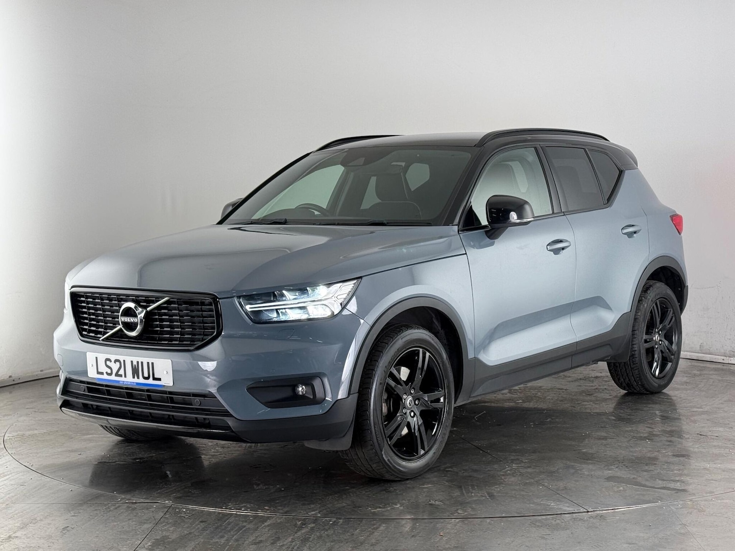 Used Volvo XC40 2021 for sale - 77246803: Photo 2
