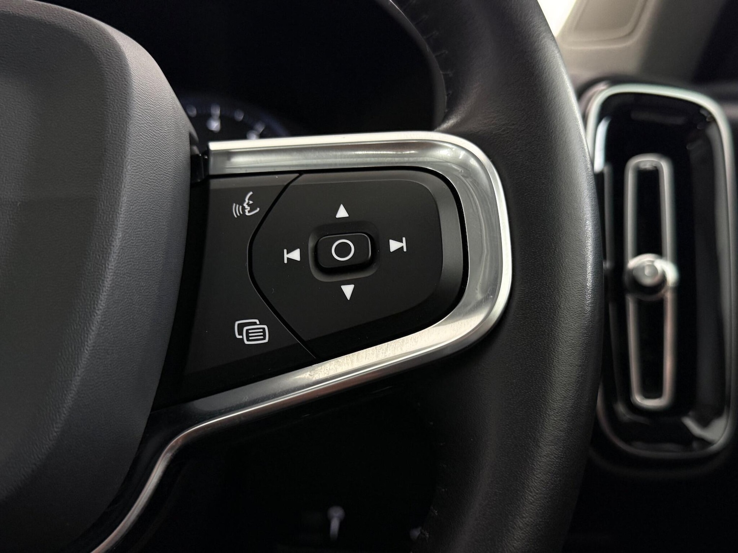 Used Volvo XC40 2020 for sale - 77243490: Photo 23