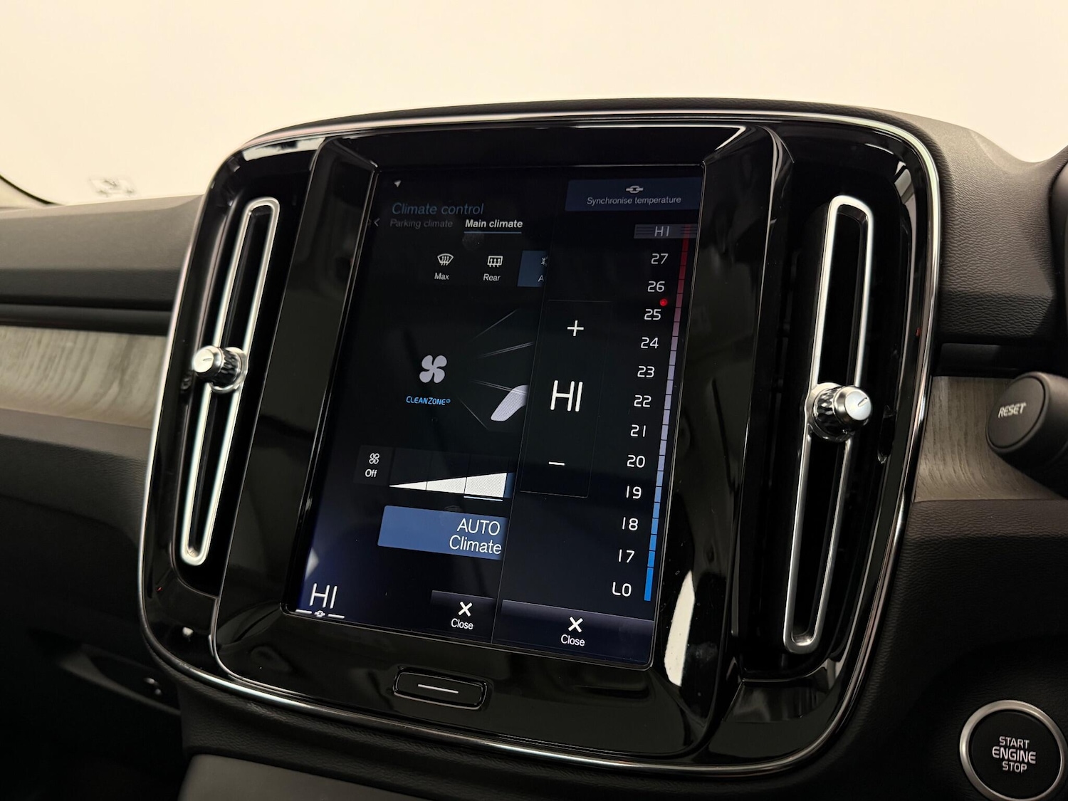 Used Volvo XC40 2020 for sale - 77243490: Photo 29