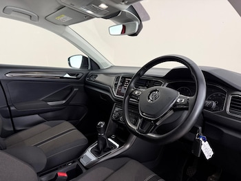 Used Volkswagen T-Roc 2019 for sale - 78505061: Photo