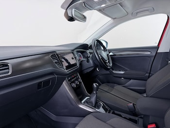 Used Volkswagen T-Roc 2019 for sale - 78505061: Photo