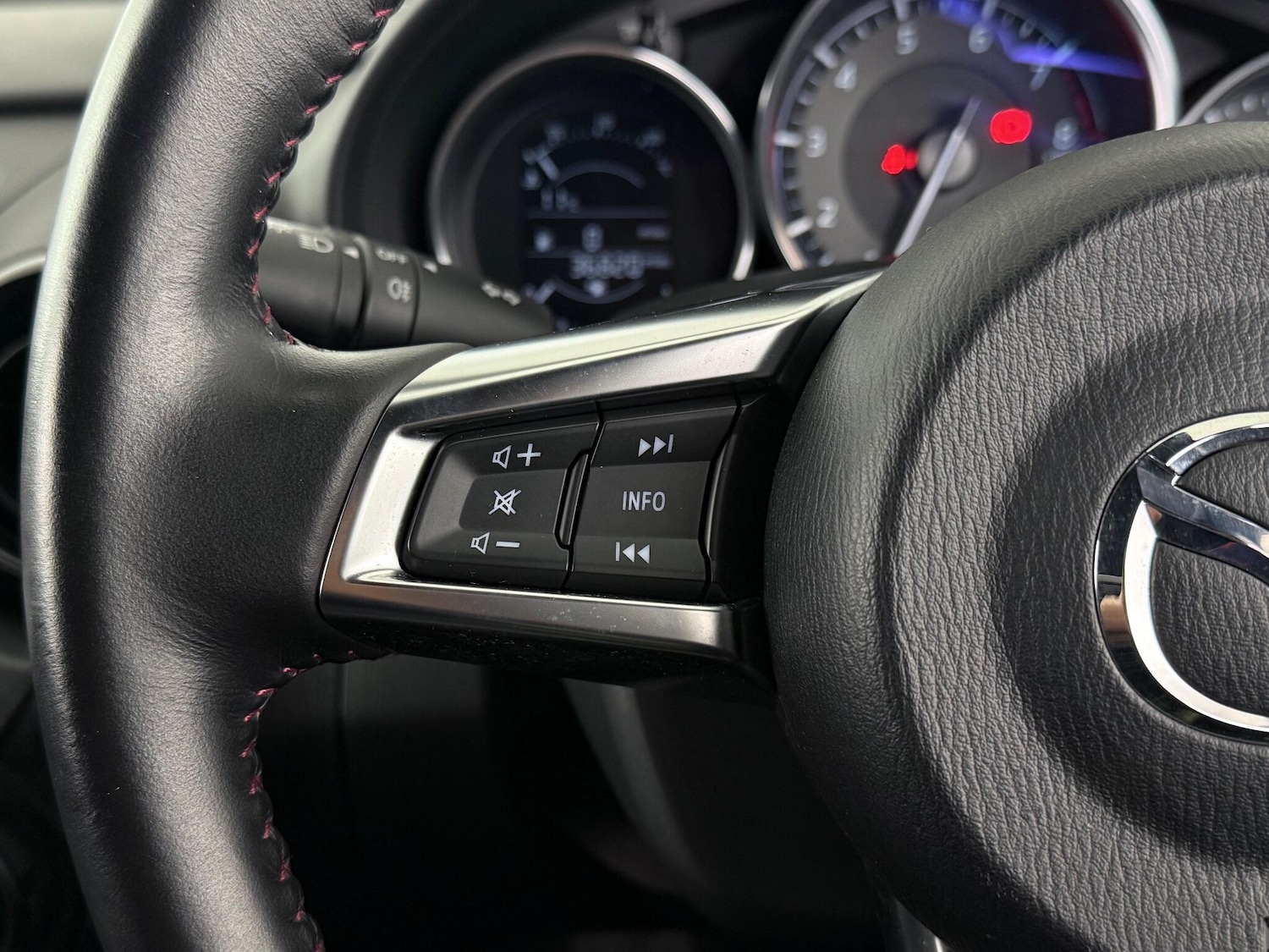 Used Mazda MX-5 2018 for sale - 77182952: Photo 13