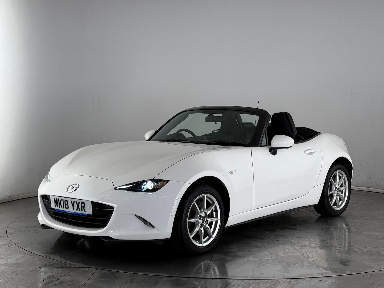Used Mazda MX-5 2018 for sale - 77182952: Photo 2
