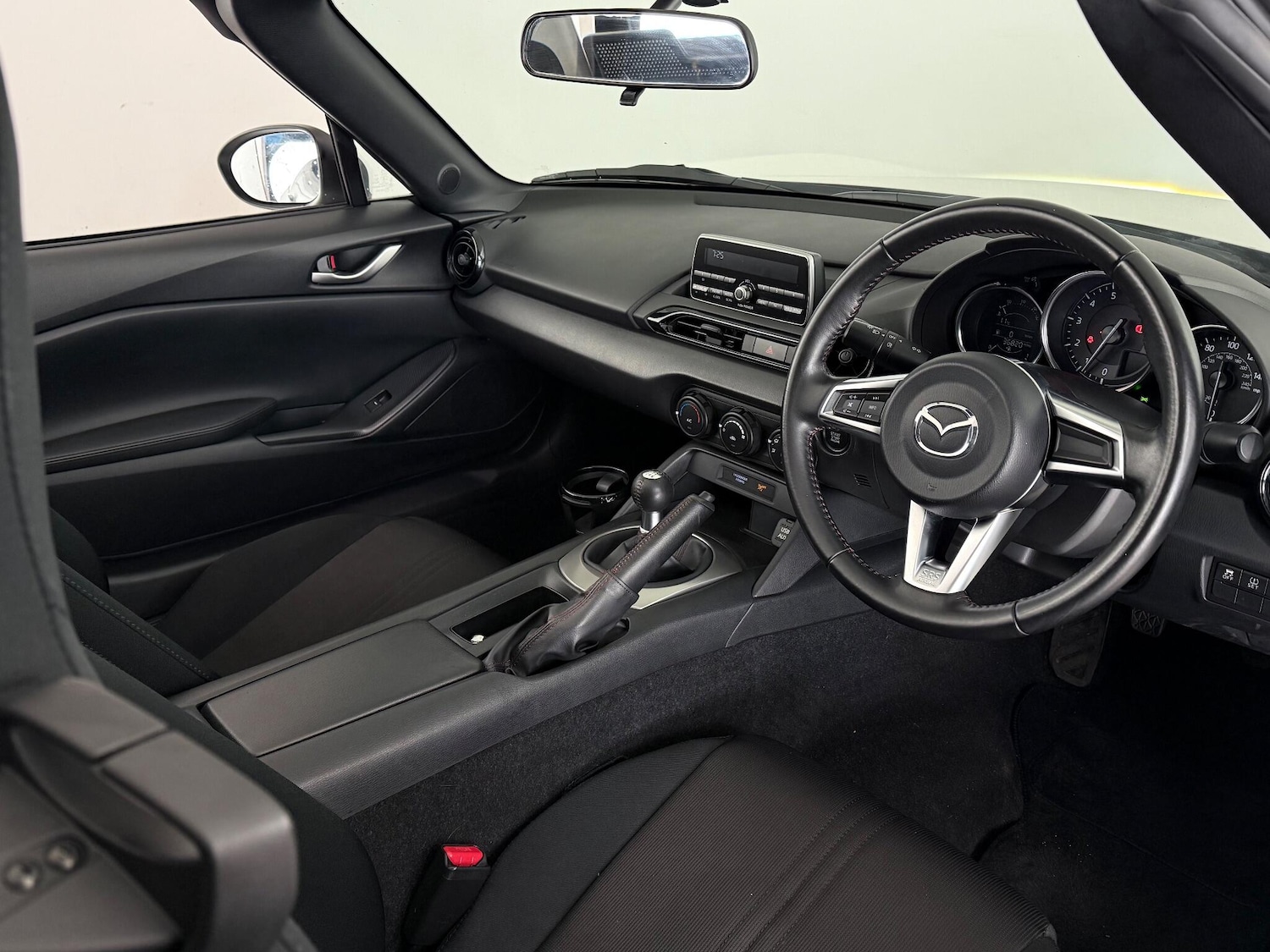 Used Mazda MX-5 2018 for sale - 77182952: Photo 9