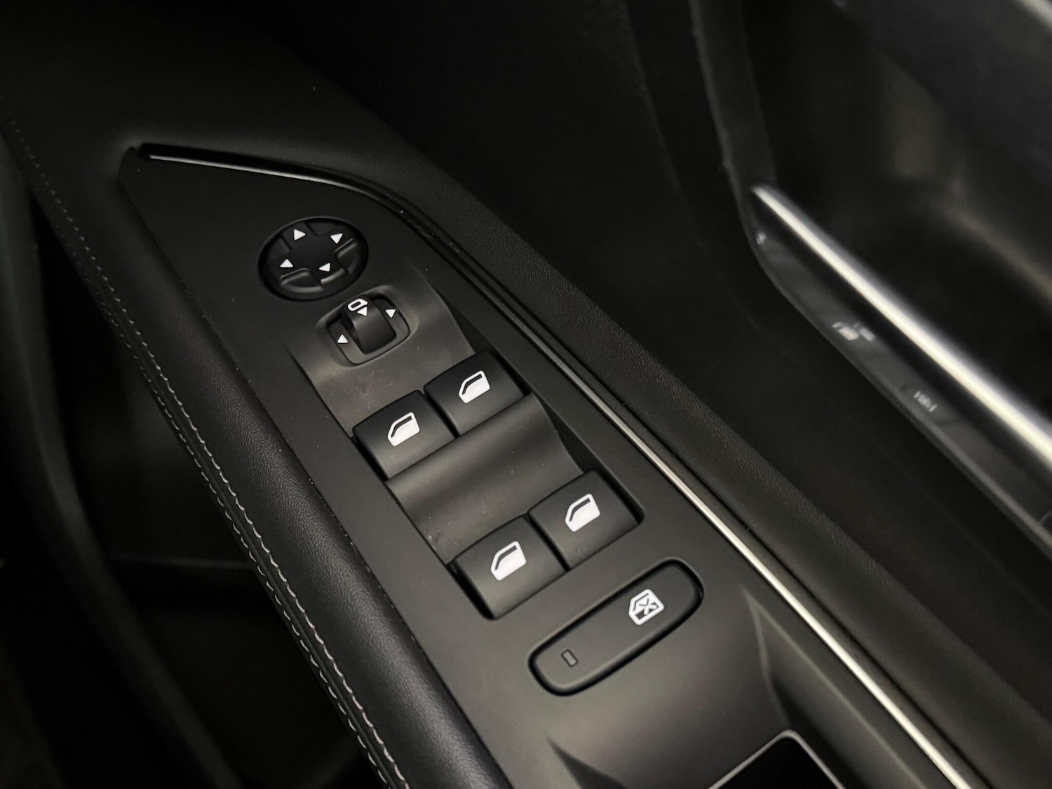 Used Peugeot 3008 2020 for sale - 77243692: Photo 20