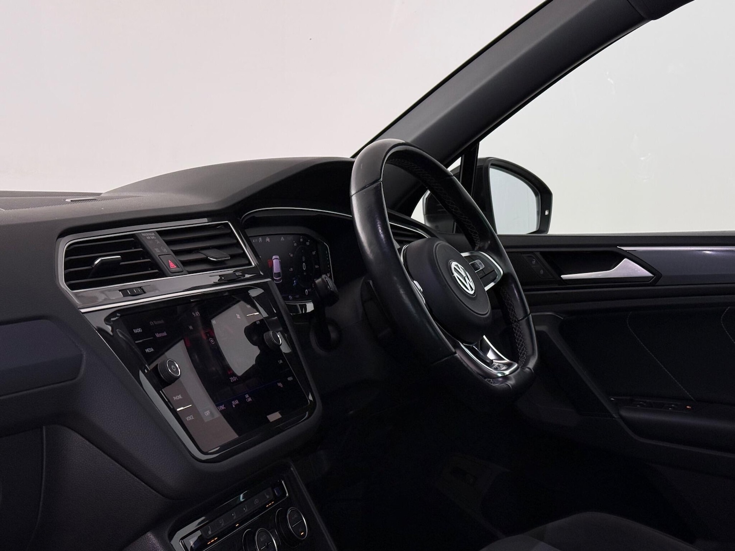 Used Volkswagen Tiguan 2020 for sale - 77260261: Photo 20