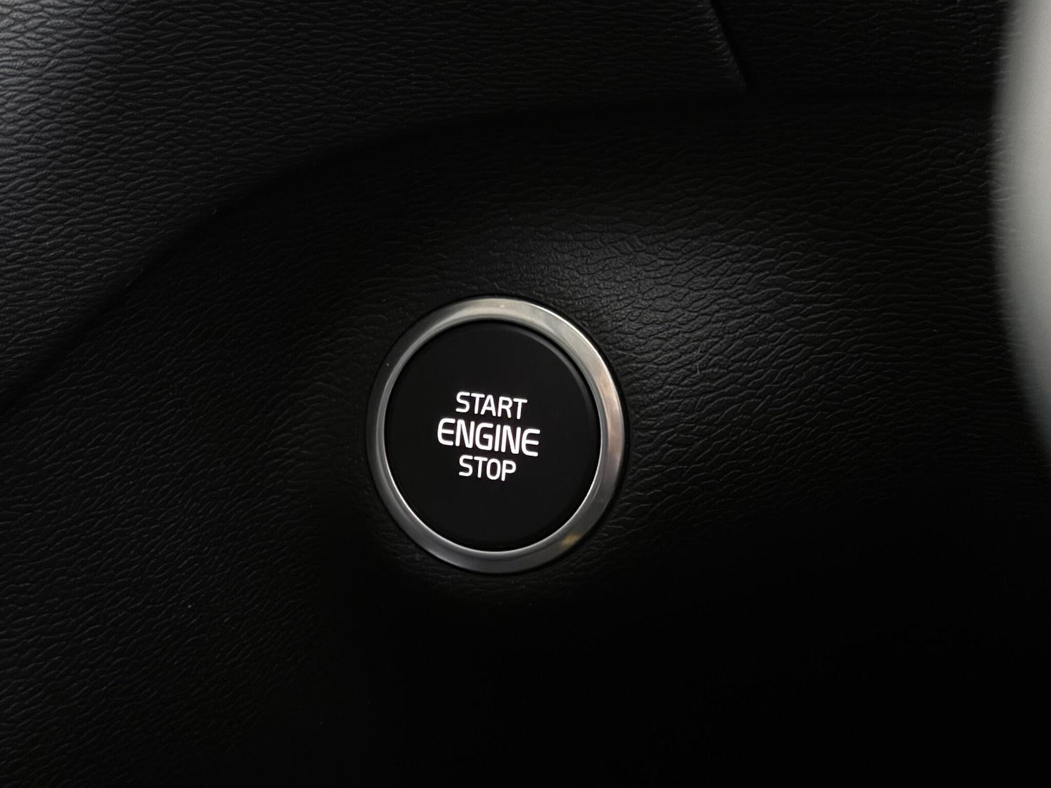 Used Volvo XC40 2021 for sale - 77221996: Photo 32