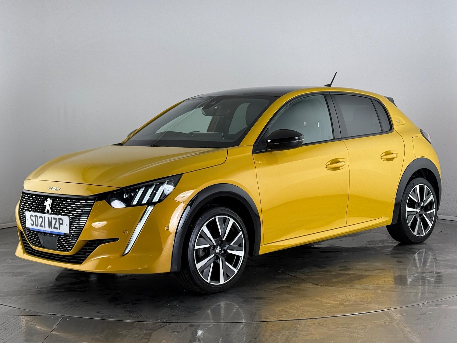 Used Peugeot 208 2021 for sale - 77182412: Photo 2