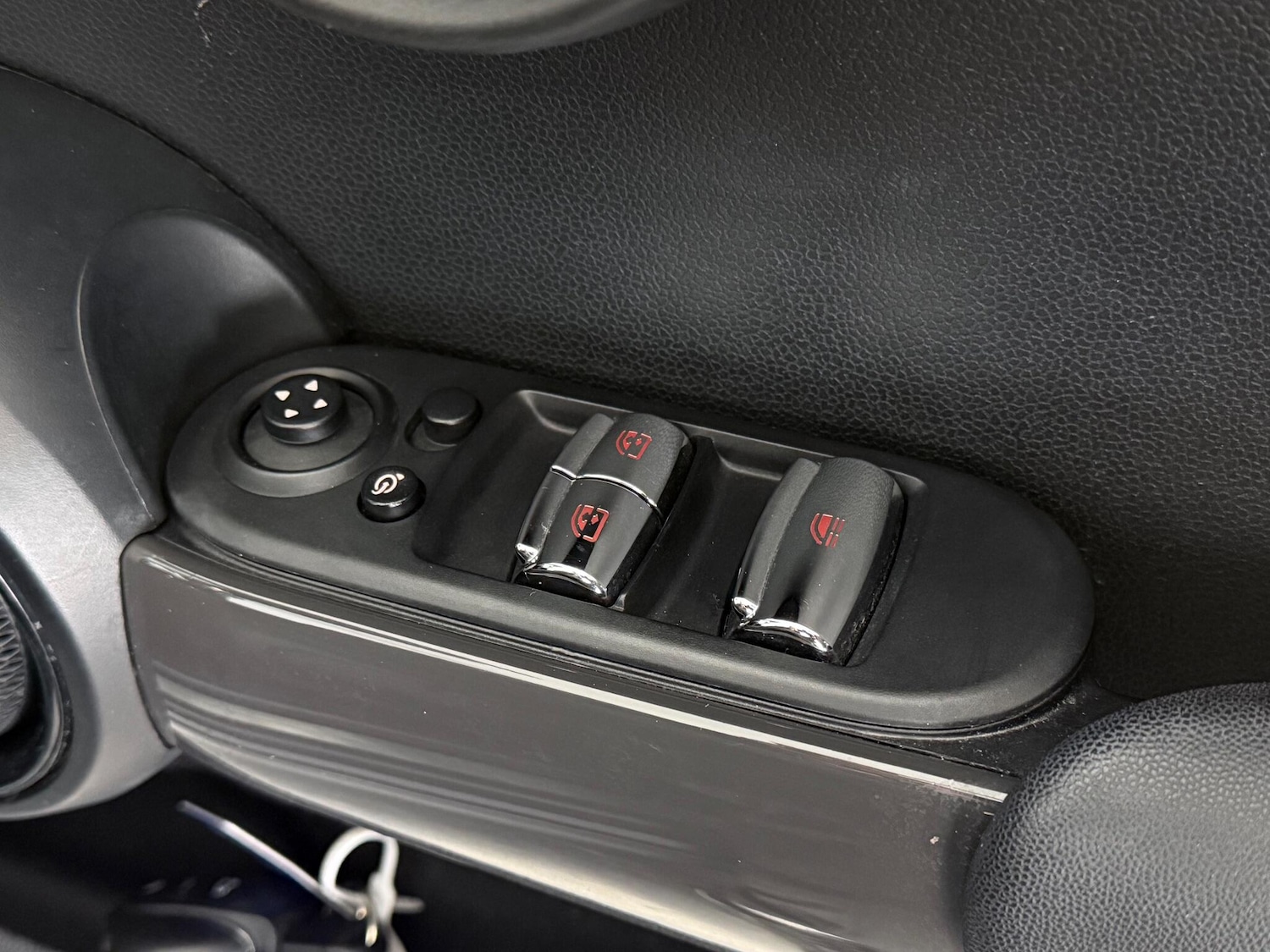 Used MINI Convertible 2018 for sale - 76466709: Photo 25