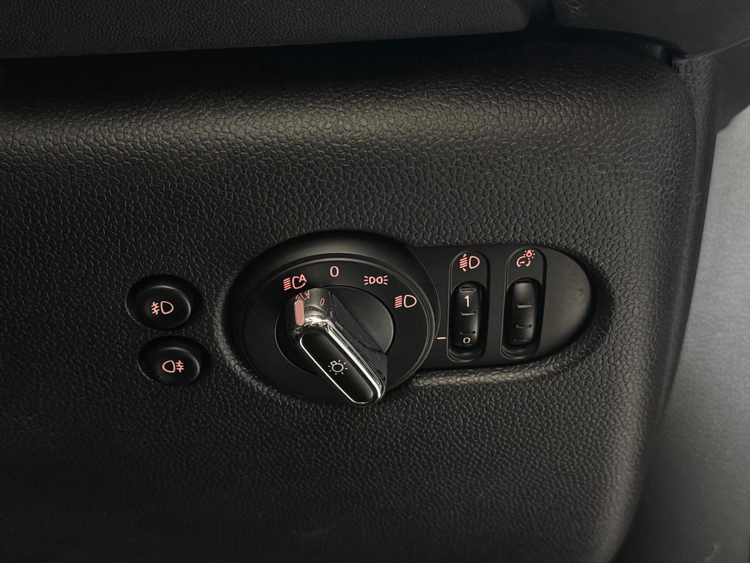 Used MINI Convertible 2018 for sale - 76466709: Photo 26