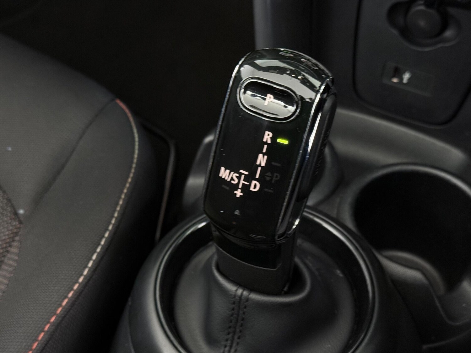 Used MINI Convertible 2018 for sale - 76466709: Photo 38