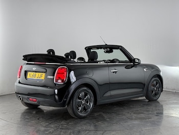 Used MINI Convertible 2018 for sale - 76466709: Photo