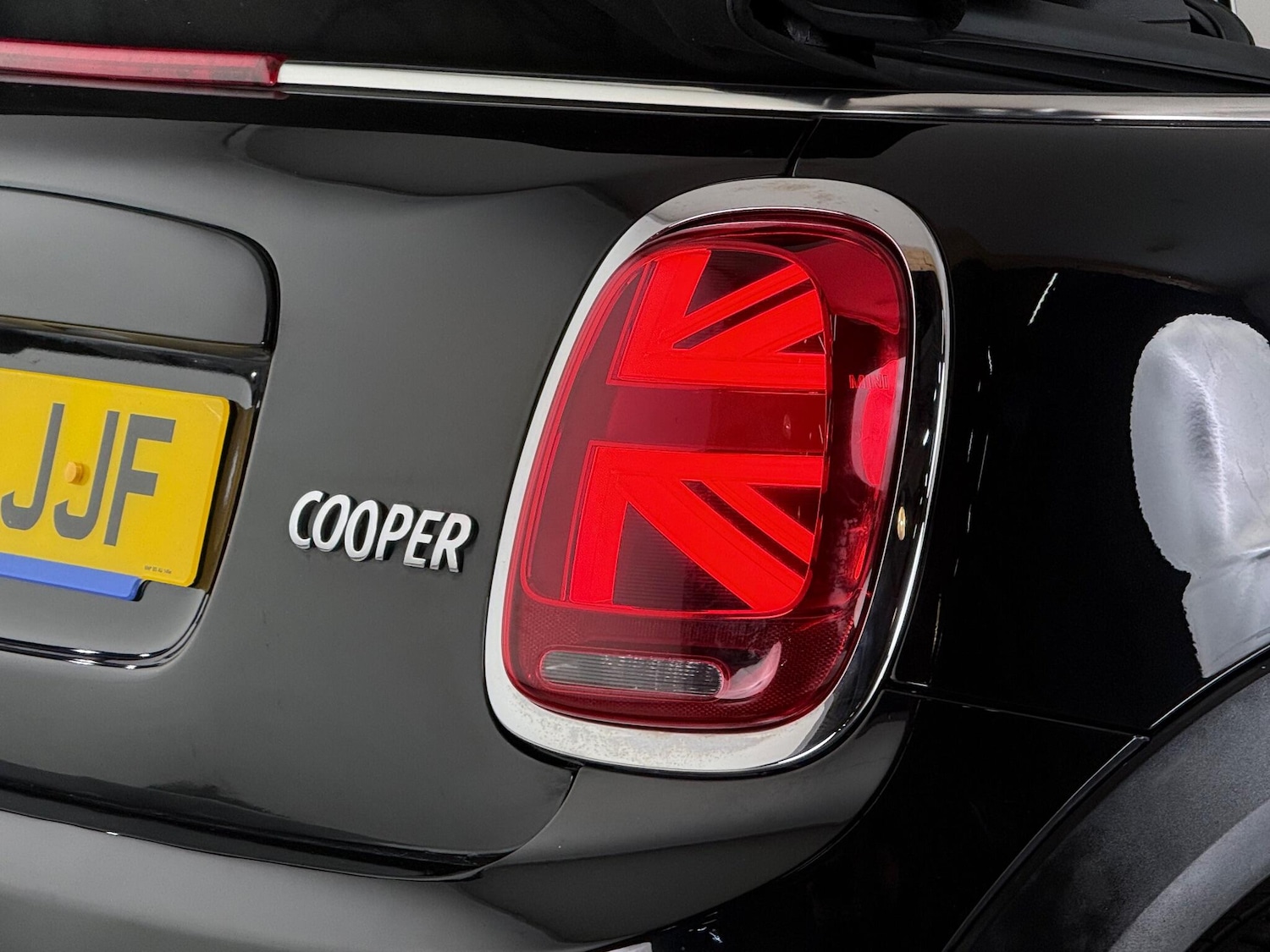 Used MINI Convertible 2018 for sale - 76466709: Photo 9