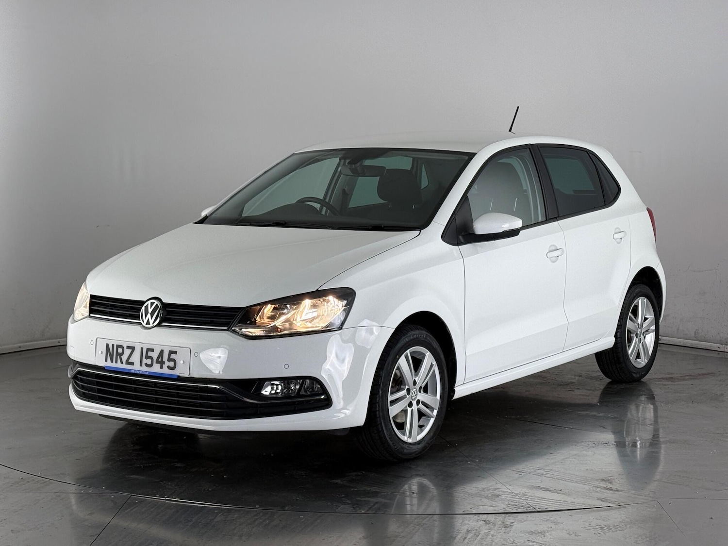 Used Volkswagen Polo 2017 for sale - 77216755: Photo 2