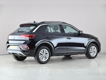 Used Volkswagen T-Roc 2023 for sale - 78101547: Photo