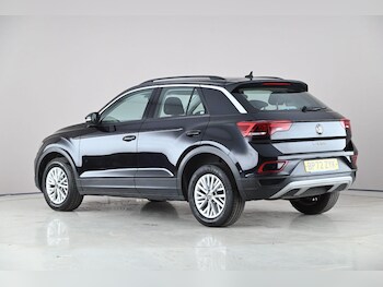 Used Volkswagen T-Roc 2023 for sale - 78101547: Photo