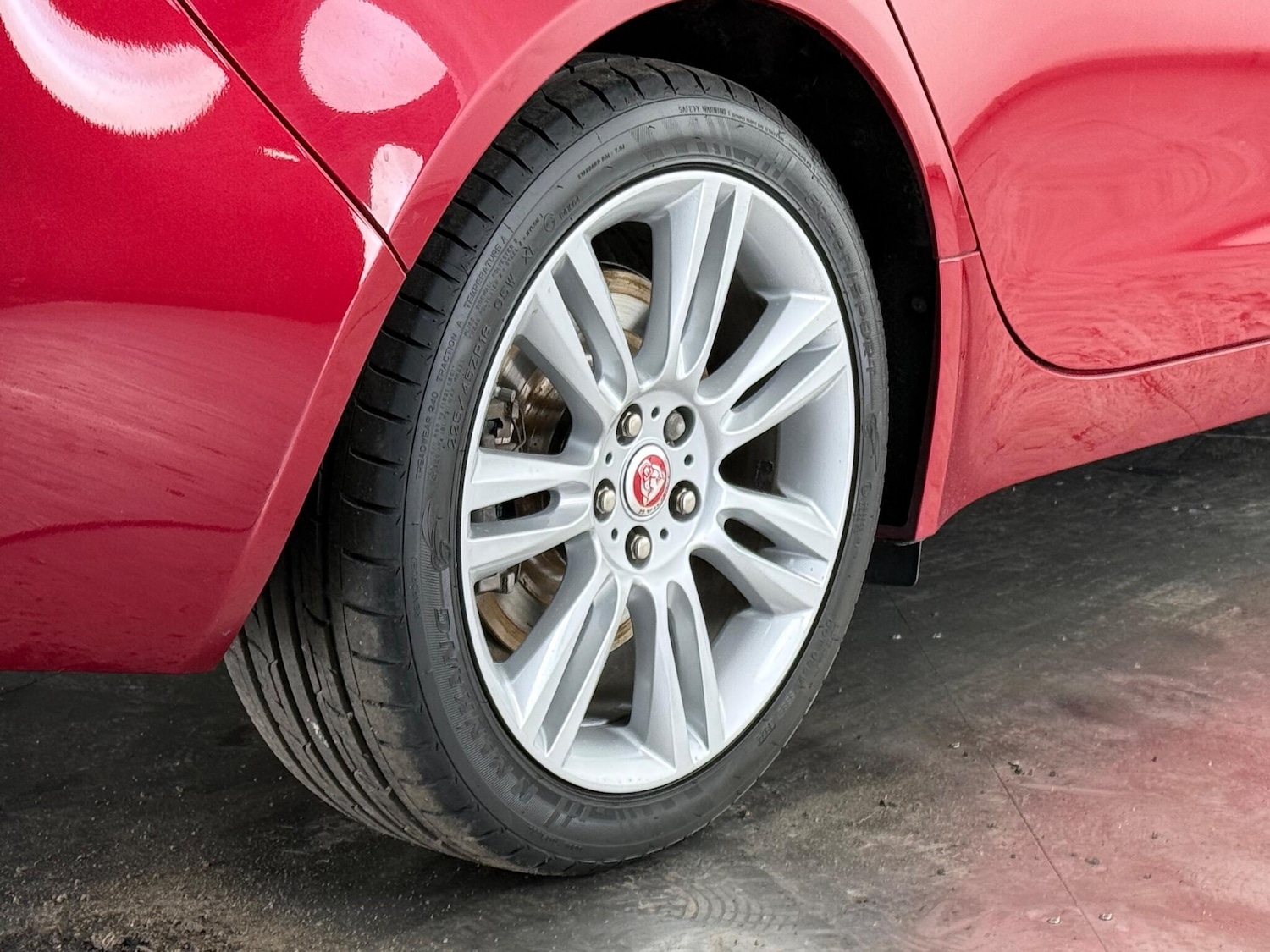 Used Jaguar XE 2018 for sale - 77260532: Photo 7