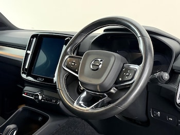 Used Volvo XC40 2020 for sale - 79353480: Photo