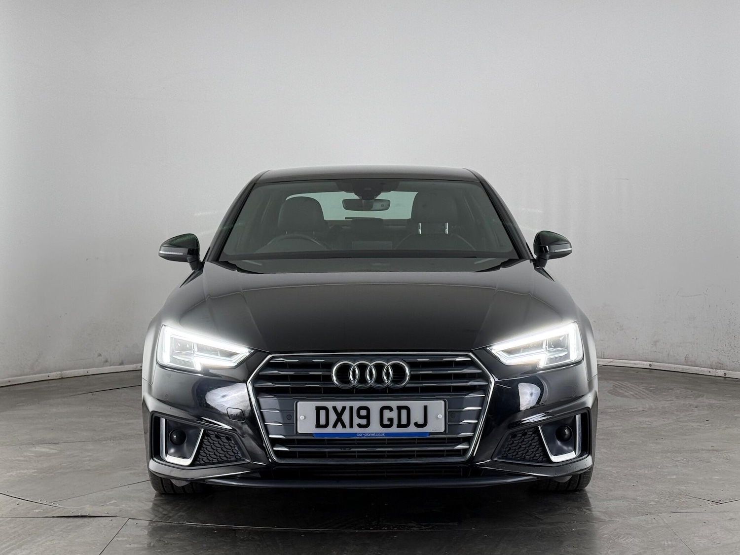 Used Audi A4 2019 for sale - 77332120: Photo 2
