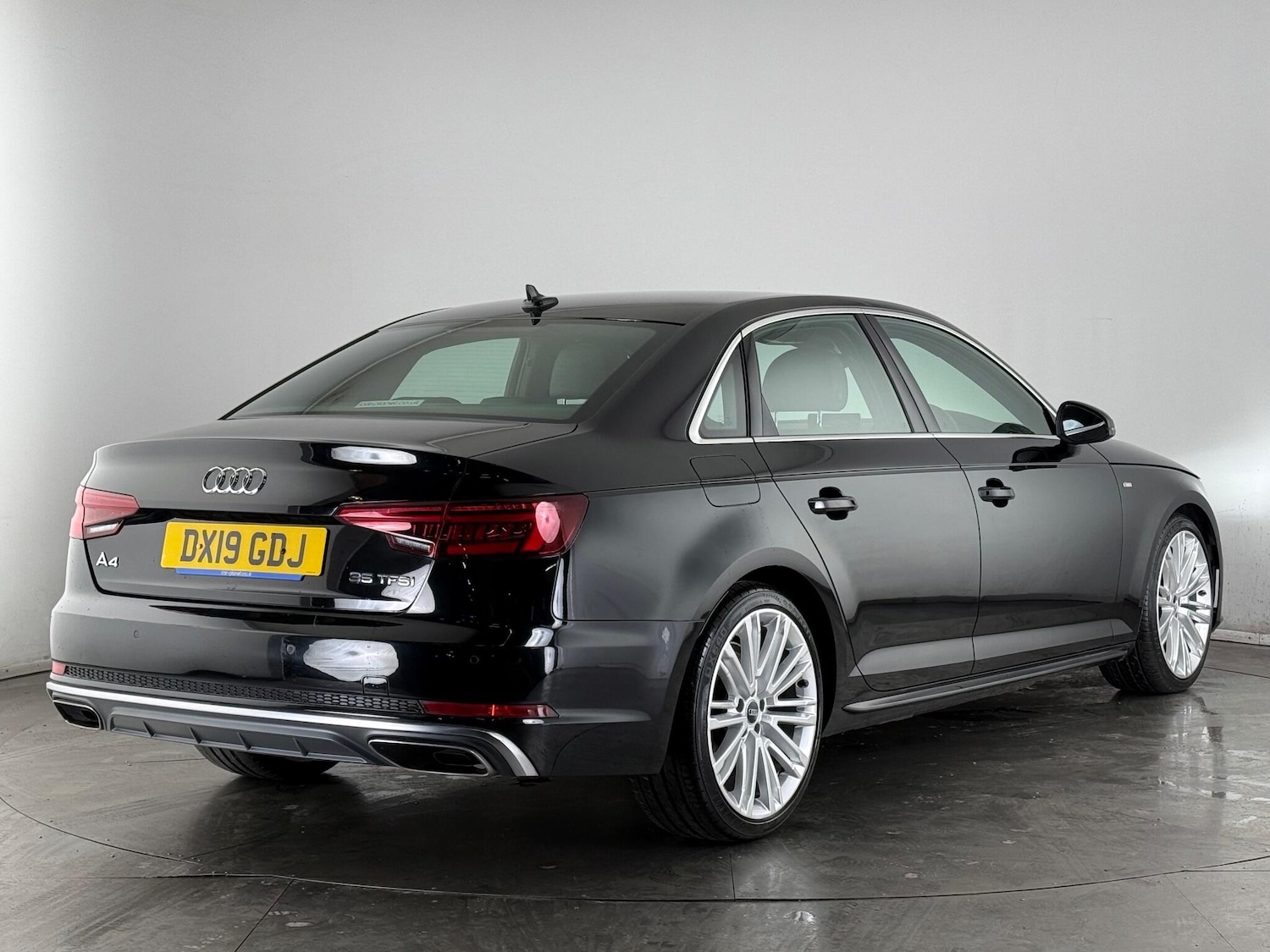 Used Audi A4 2019 for sale - 77332120: Photo 6