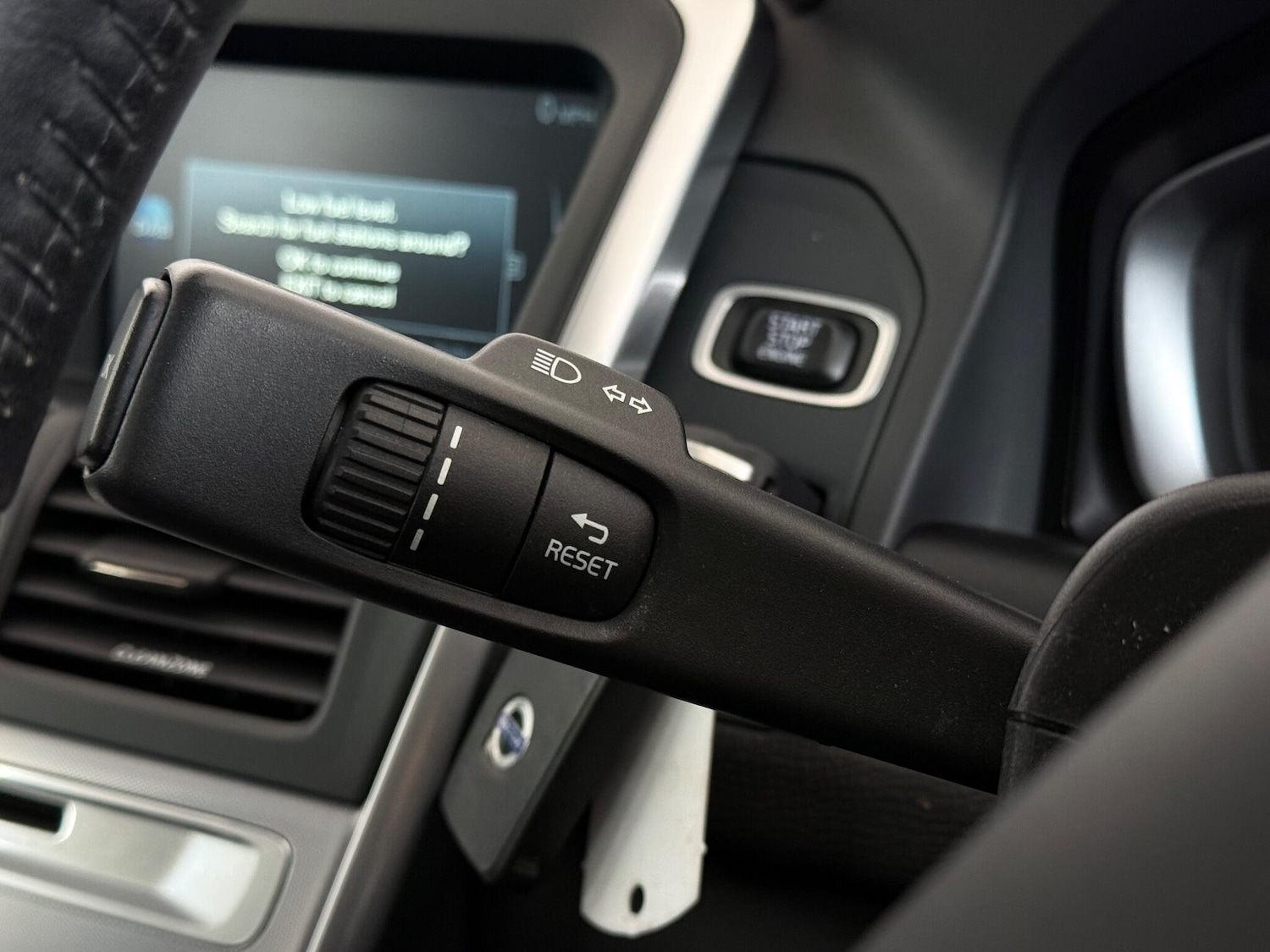 Used Volvo XC60 2017 for sale - 77246211: Photo 22