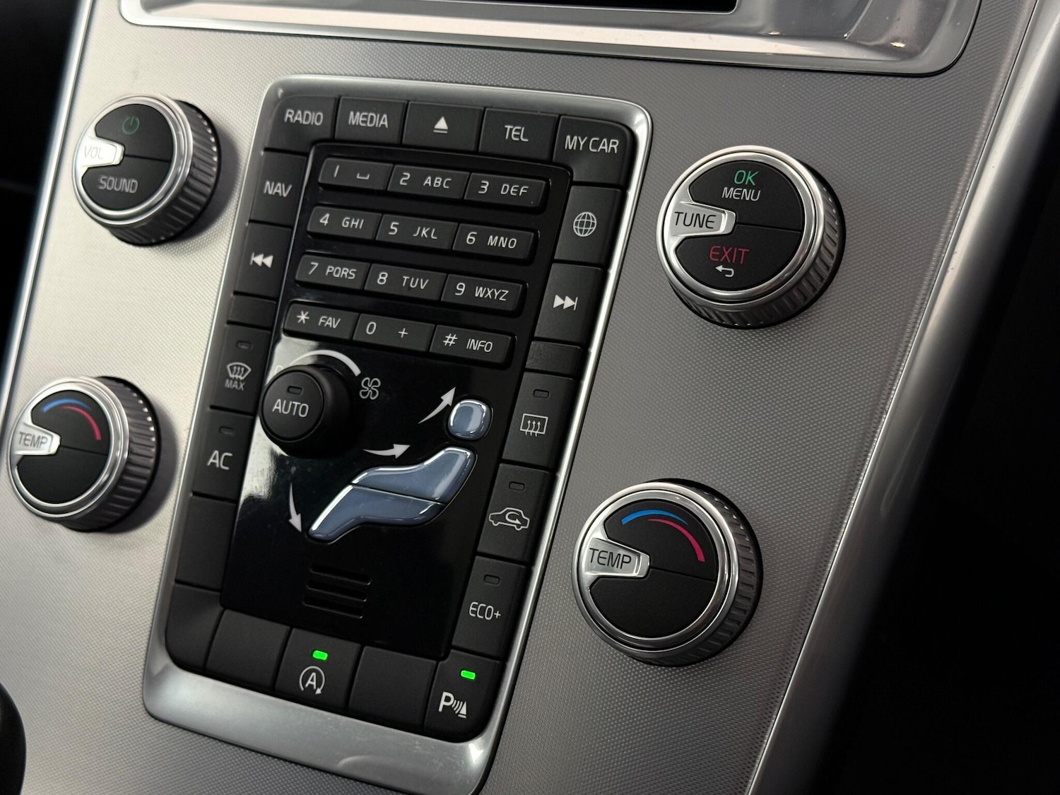 Used Volvo XC60 2017 for sale - 77246211: Photo 33