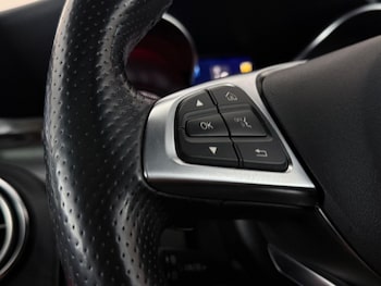 Used Mercedes-Benz GLC 2019 for sale - 78966396: Photo