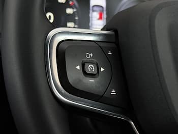 Used Volvo XC40 2023 for sale - 79565969: Photo