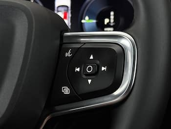 Used Volvo XC40 2023 for sale - 79565969: Photo