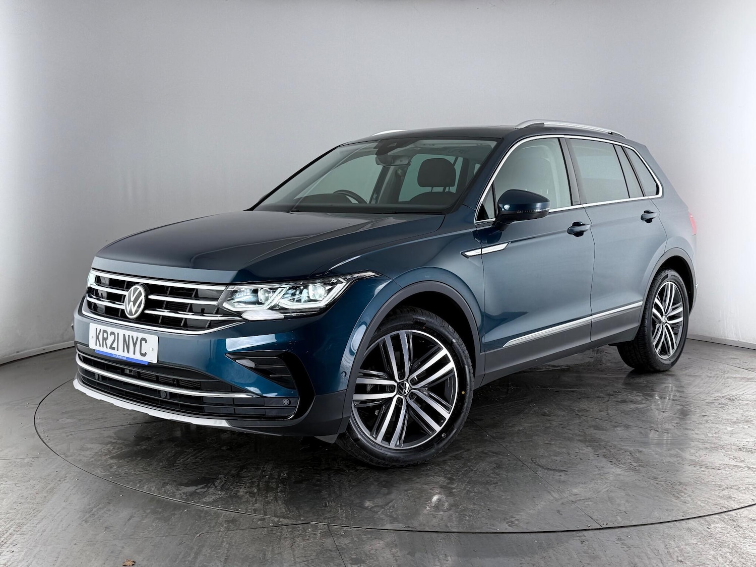 Used Volkswagen Tiguan 2021 for sale - 77243240: Photo 38