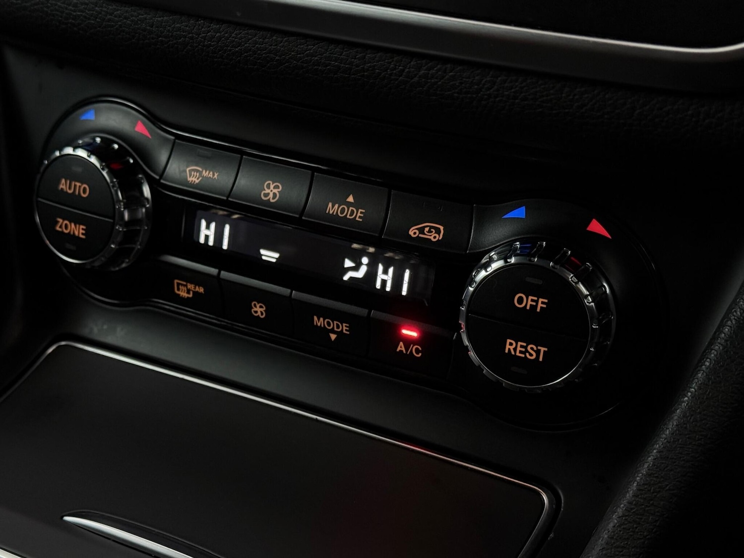 Used Mercedes-Benz GLA 2018 for sale - 77222023: Photo 32