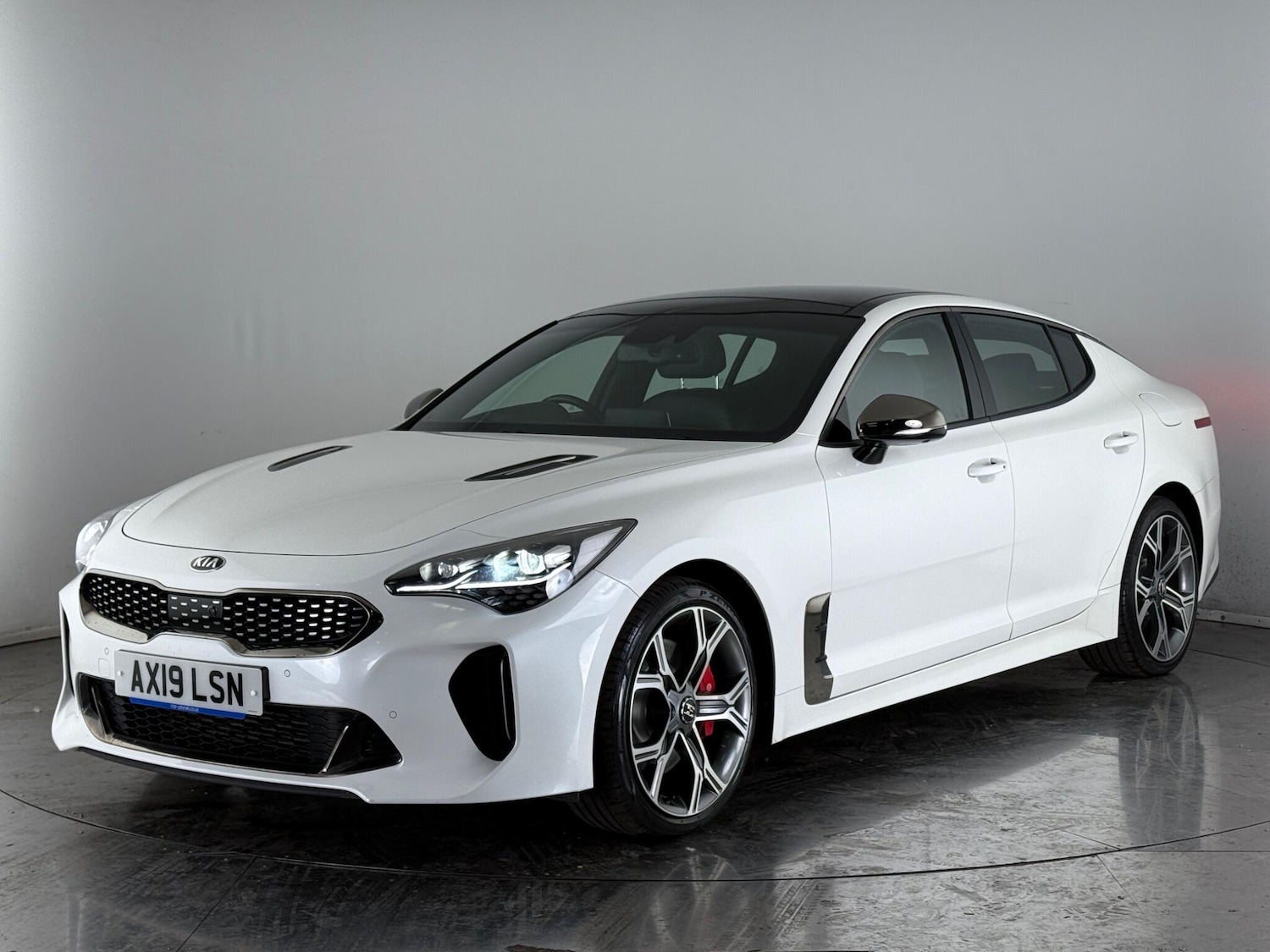 Used Kia Stinger 2019 for sale - 77216524: Photo 2